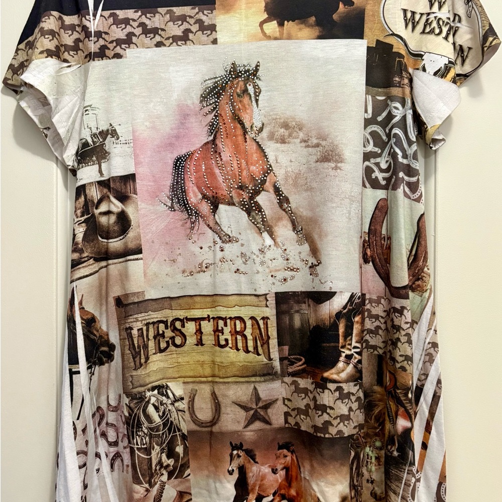 Western Graphic T-Shirt with Horse Print - Picture 2 of 5